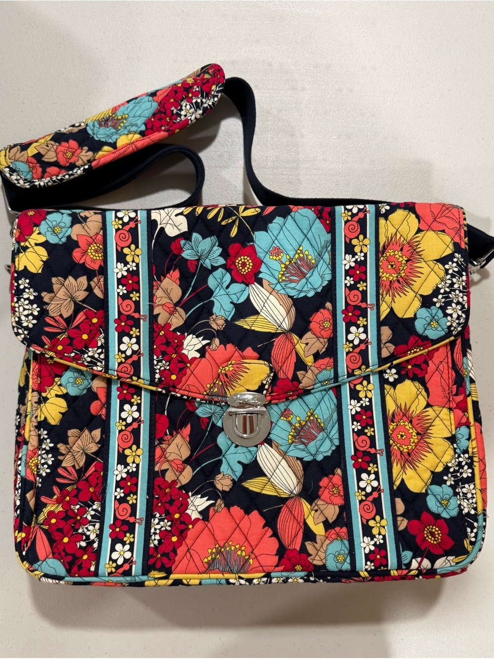 Vera Bradley Floral Happy Snails Quilted Laptop Messenger Briefcase Bag